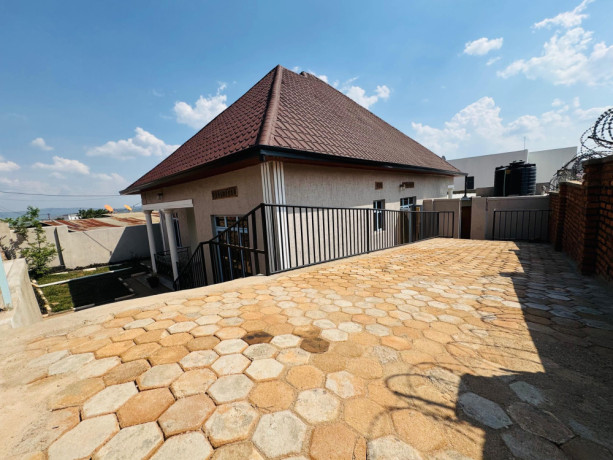 kigali-rwanda-house-for-rent-in-kagarama-muyange-big-1