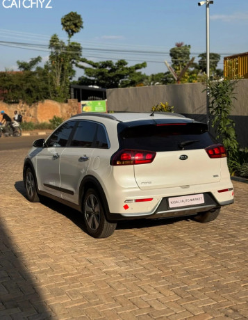kia-niro-hybrid-automatic-for-sale-big-2