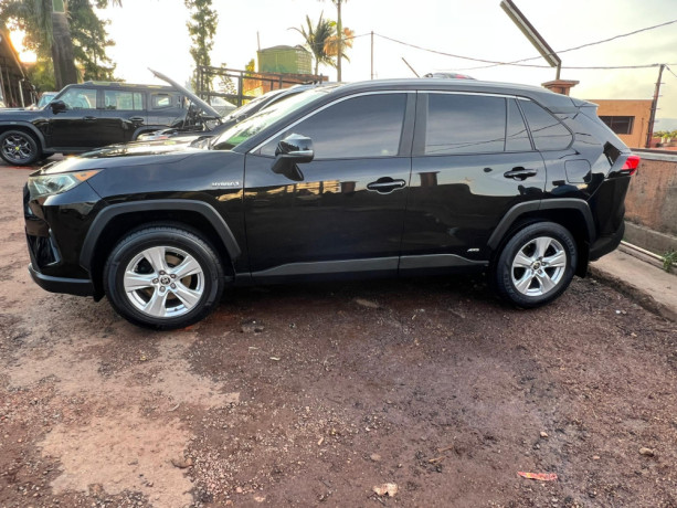toyota-rav4-hybrid-big-1