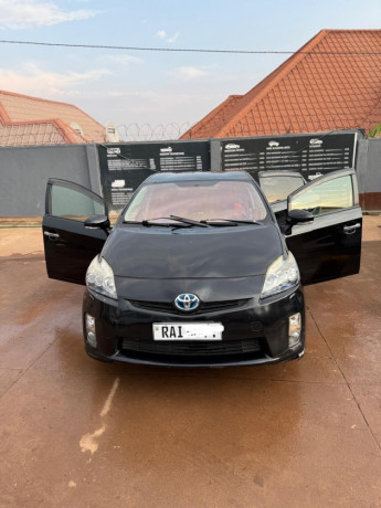 toyota-prius-big-3