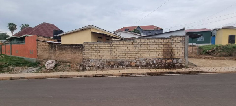 plot-for-sale-with-old-house-kimironko-nyagatovu-big-1