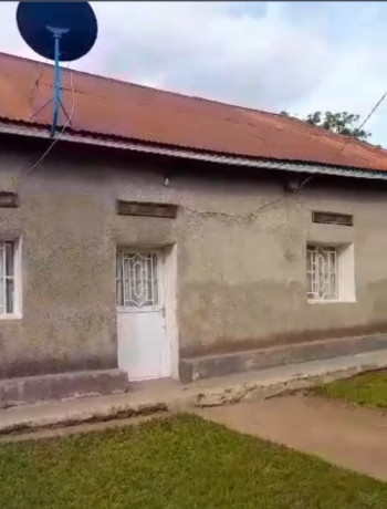 gisozi-house-for-sale-with-big-plot-big-4