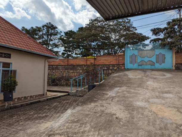 sm108-kimihurura-kimihurura-nice-big-plot-for-sale-with-big-house-big-7