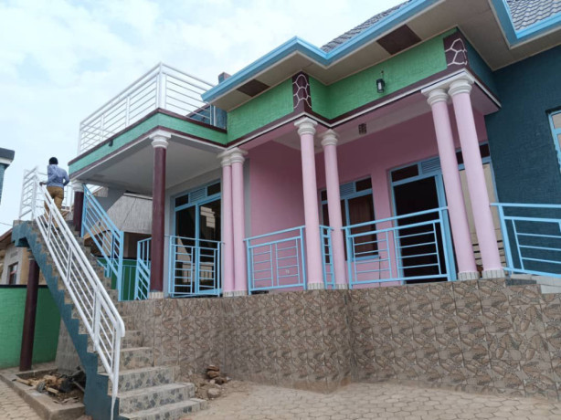 ndagurisha-inzu-nziza-iri-zindiro-kimironko-big-1