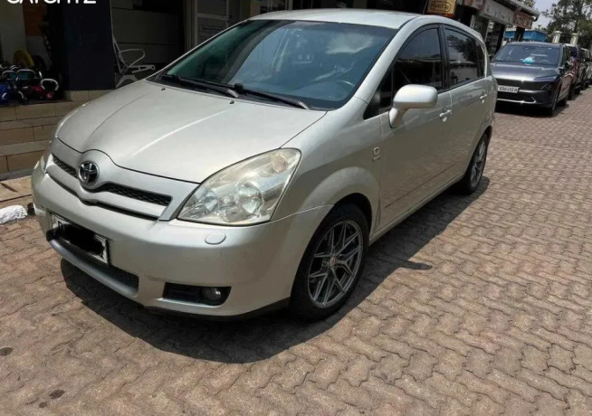 toyota-corolla-big-0