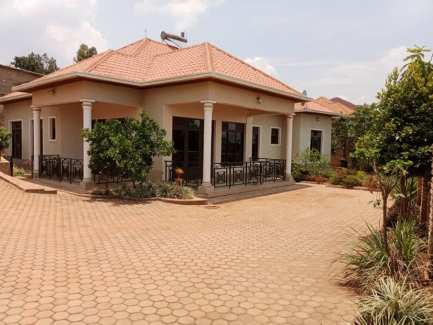 kigali-inzu-nziza-igurishwa-ku-gisozi-big-1