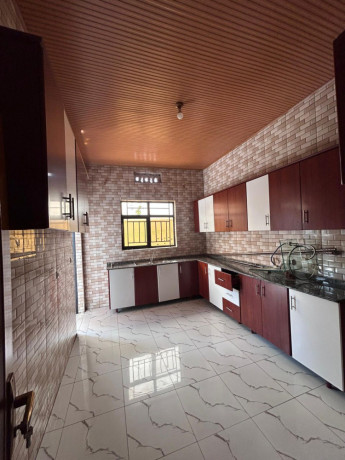 kigali-house-for-rent-in-kanombe-big-5