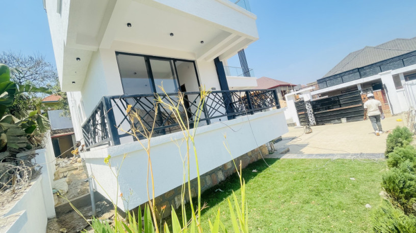 kibagabaga-5bedrooms-new-villa-for-sale-at-315m-on-tarmac-road-big-2
