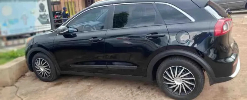 kia-niro-hybrid-2018-for-sale-big-4