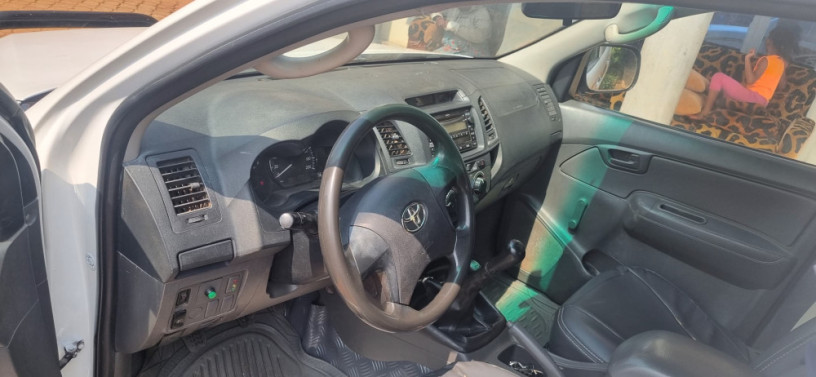 toyota-hilux-vigo-big-2