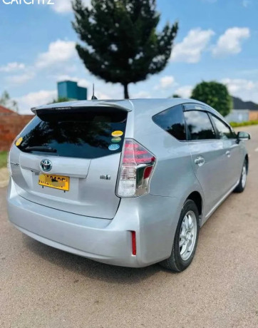 toyota-prius-big-0