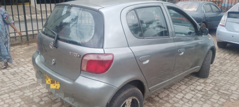 toyota-yaris-big-0