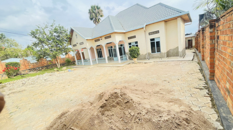 kimironko-4bedrooms-house-for-sale-at-190m130-000usd-in-very-calm-neighborhood-big-3