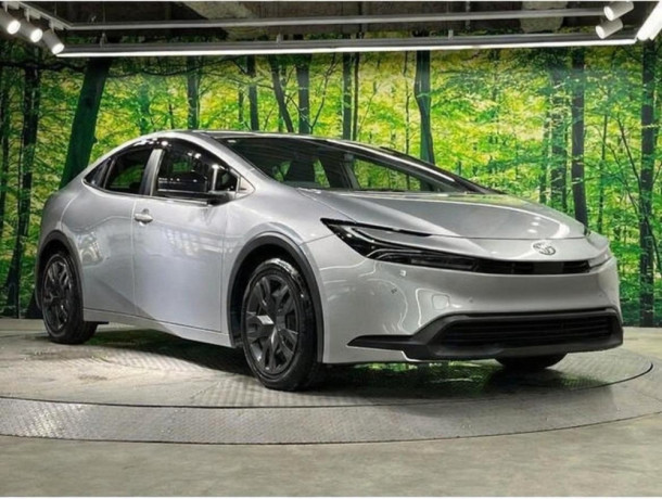 2023-toyota-prius-x-big-7