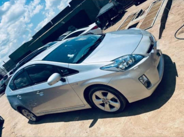 prius-big-0