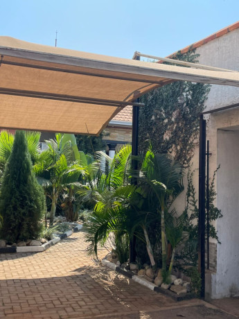 house-with-swimming-pool-for-sale-big-7