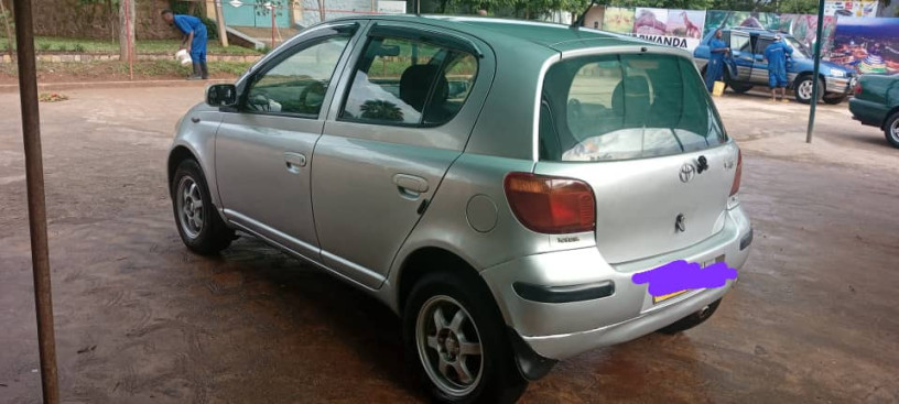 toyota-yaris-big-1