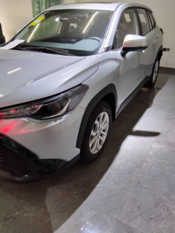 toyota-frontlander-20-le-black-interior-big-1