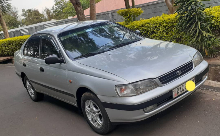 toyota-carina-e-big-2