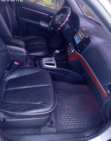 hyundai-santa-fe-automatic-for-sale-big-2