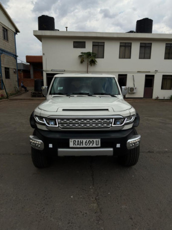 tb-130-toyota-toyota-fj-automatic-2015-for-sale-at-35500-usd-big-1