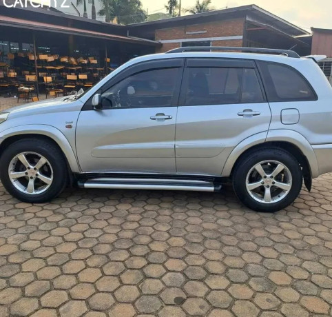 toyota-rav4-big-0