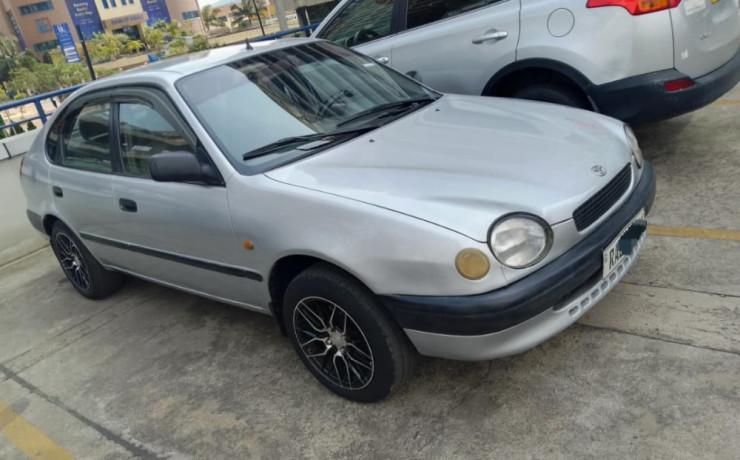 toyota-corolla-big-0