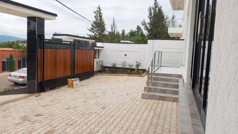 kibagabaga-very-nice-and-unfurnished-house-for-sale-in-kigali-big-1
