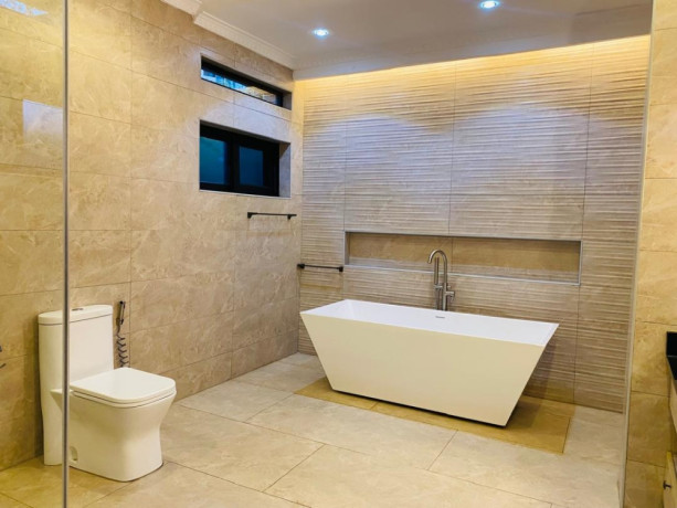 kigali-elegant-villa-with-expansive-2000sqm-garden-for-rent-in-nyarutarama-big-3