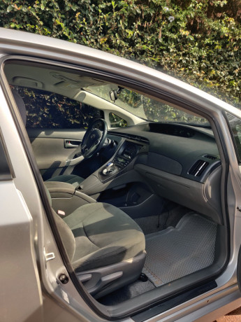 toyota-prius-big-3