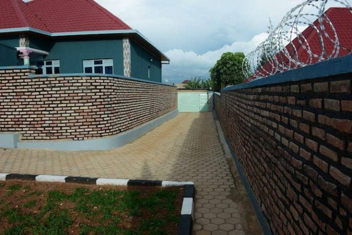 kanombe-sanitasi-very-nice-house-for-sell-callwsp-big-3