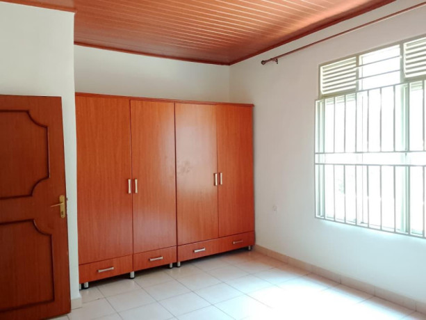 for-rent-in-kagugu-please-contact-me-big-4