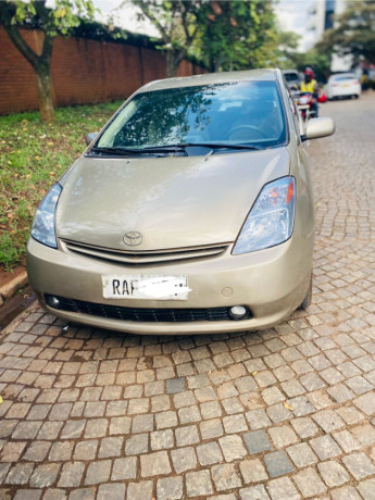 toyota-prius-big-3