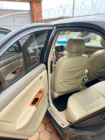 toyota-altis-big-0