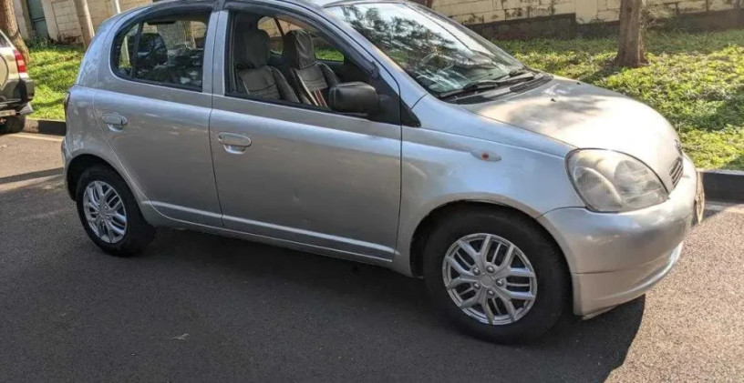 toyota-yaris-big-0