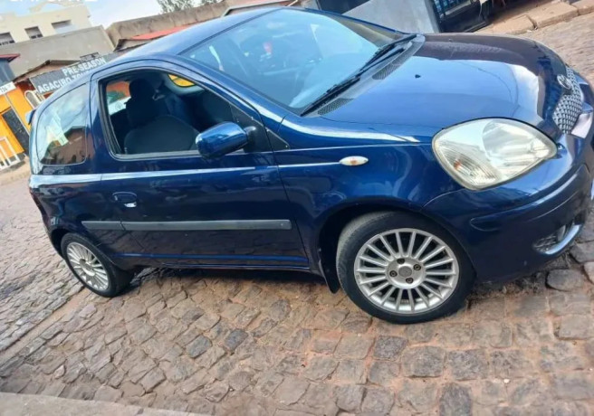 toyota-yaris-big-1