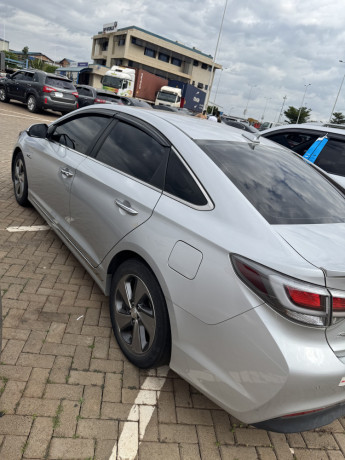 sonata-hybrid-2015-big-2