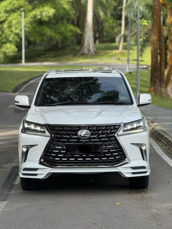 2017-2021-lexus-lx570-v8-big-4