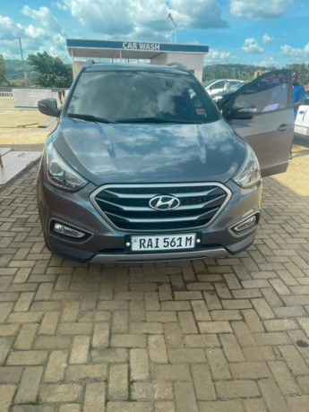 hyundai-tucson-big-0