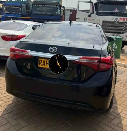 toyota-levin-hybrid-2018-for-sale-on-promotion-big-0