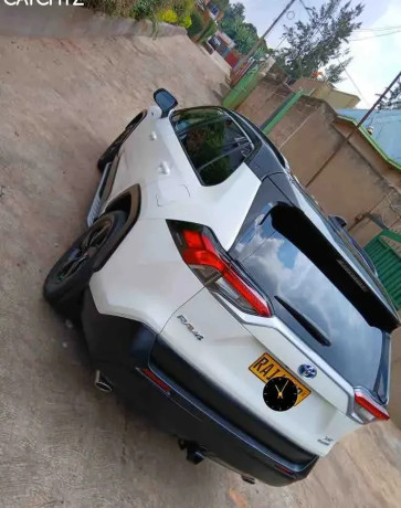 toyota-rav4-hybrid-2021-for-sale-big-0