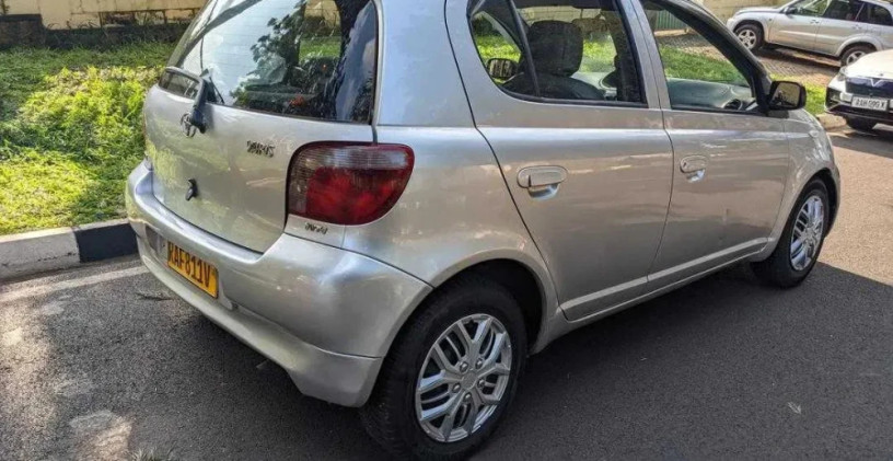 toyota-yaris-big-1