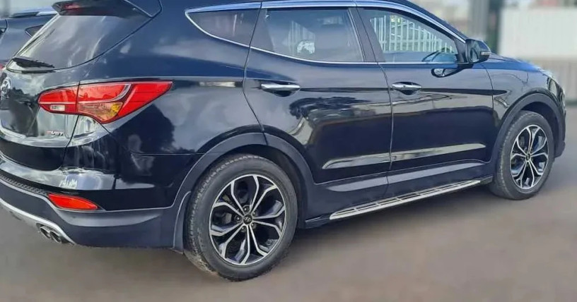 hyundai-santa-fe-automatic-for-sale-big-3
