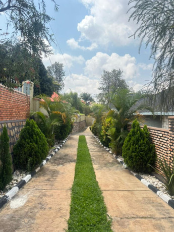 kigali-fully-furnished-house-for-sale-in-kanombe-near-remera-giporiso-big-4