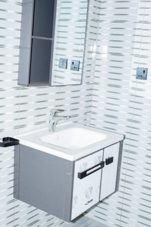 tb007-kibagabaga-kibagabaga-very-big-and-nice-house-for-rent-big-3