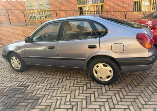 toyota-corolla-big-0