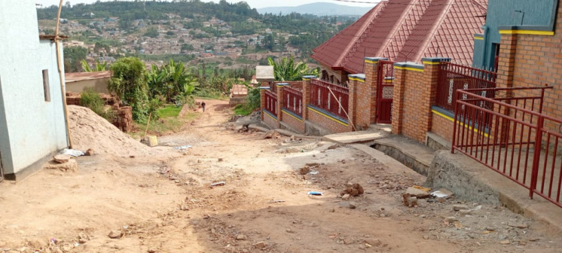 ikibanza-kigurishwa-mubirembo-bya-kinyinya-big-1