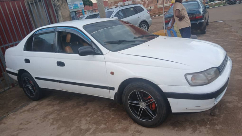 toyota-carina-e-big-2
