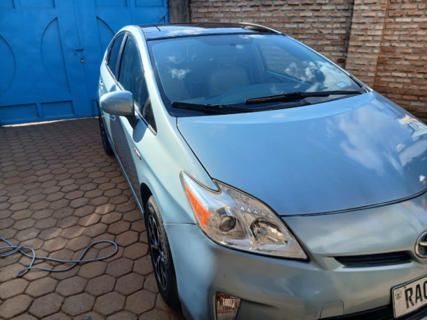 toyota-prius-idahinduye-2014-for-sale-13-m-big-3