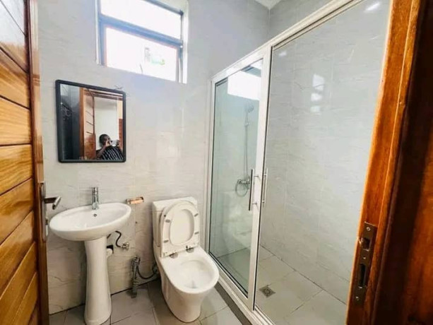 price-is-450000000rwf-big-5